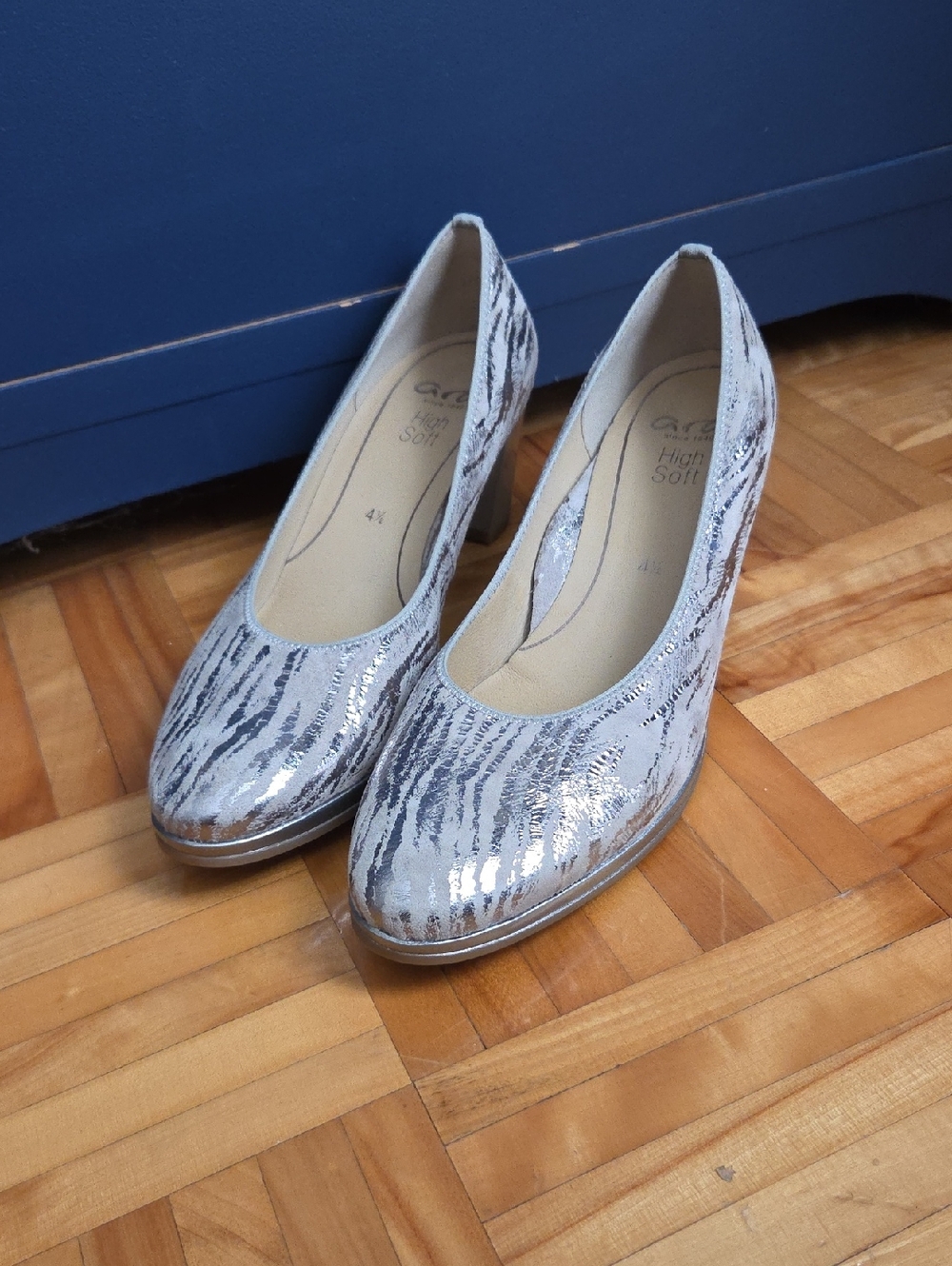Ara Silver Metallic Patterned Pump